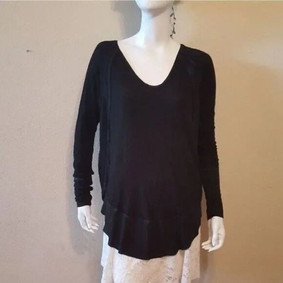 Free People Catalina V-Neck Thermal Top - size Small in Black. - Picture 2 of 11